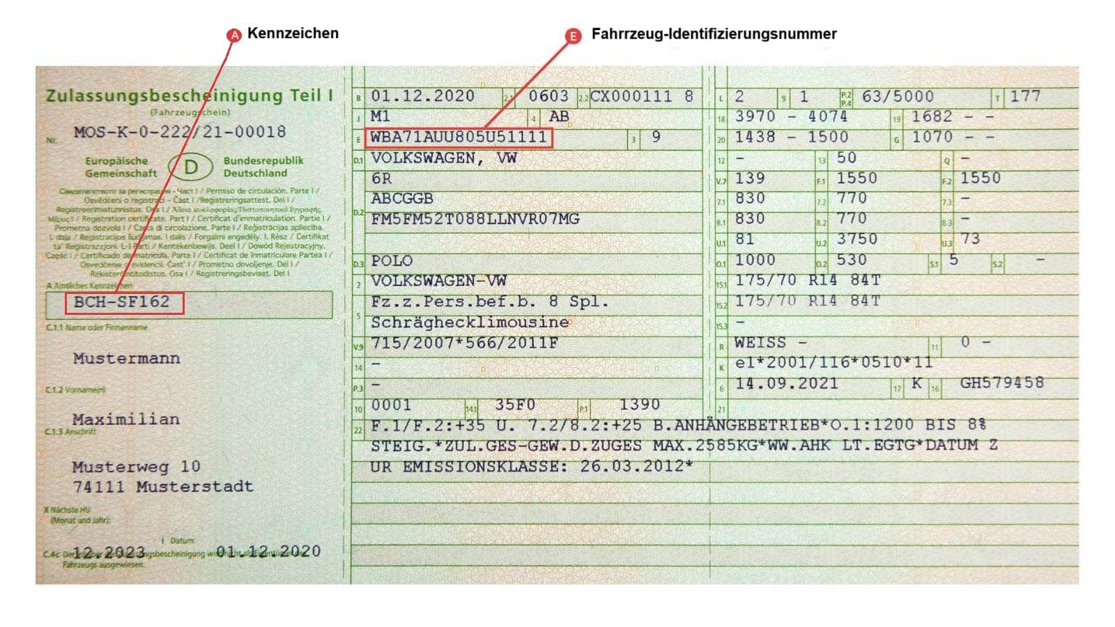 Kennzeichen und FIN im Fahrzeugschein - Feld E markiert