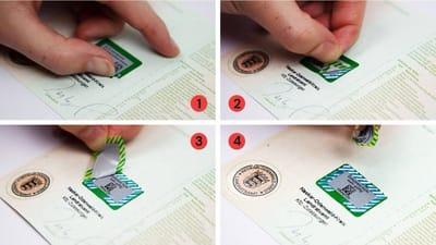 Entfernen der Schutzfolie für die Auto Online Abmelden