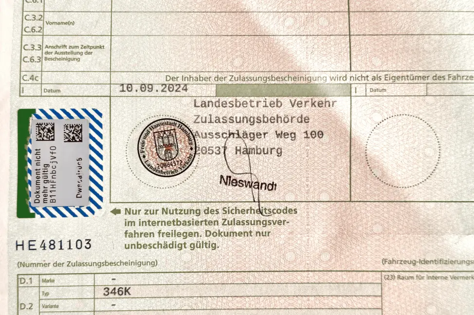 Freigelegter Sicherheitscode im Fahrzeugbrief